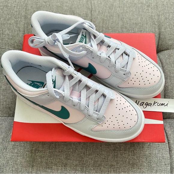 🐰 Nike dunk low white pastel blue shoes (big kids) - Picture 5 of 6